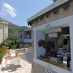 Hotel Adrian Agustin *