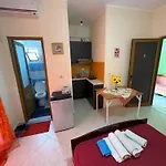 Adrian Agustin Hotel Lukovë