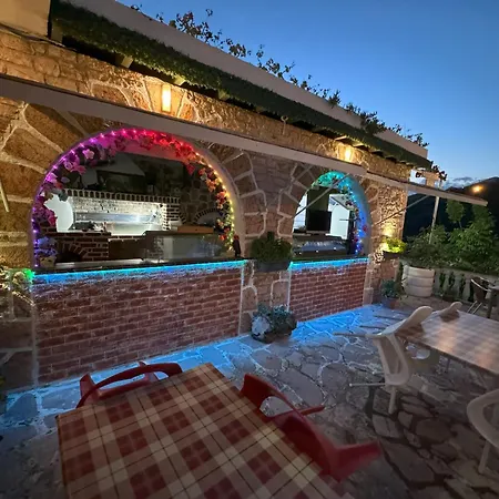 Hotel Adrian Agustin *