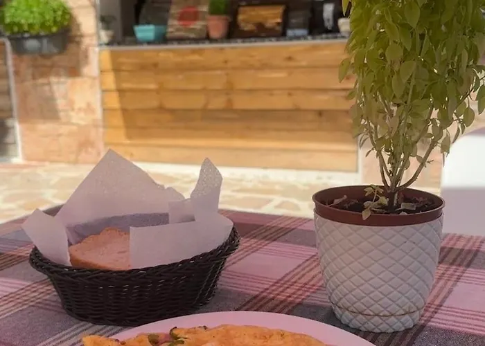 Hotel Adrian Agustin *