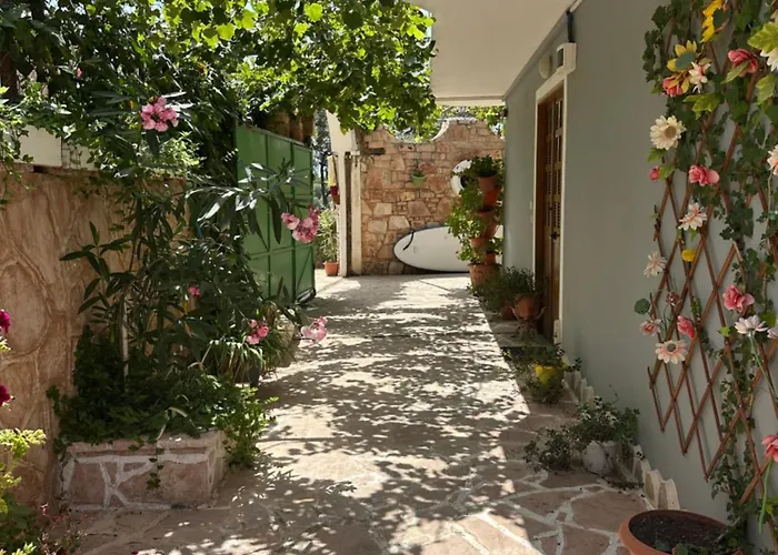 Adrian Agustin Lukovë