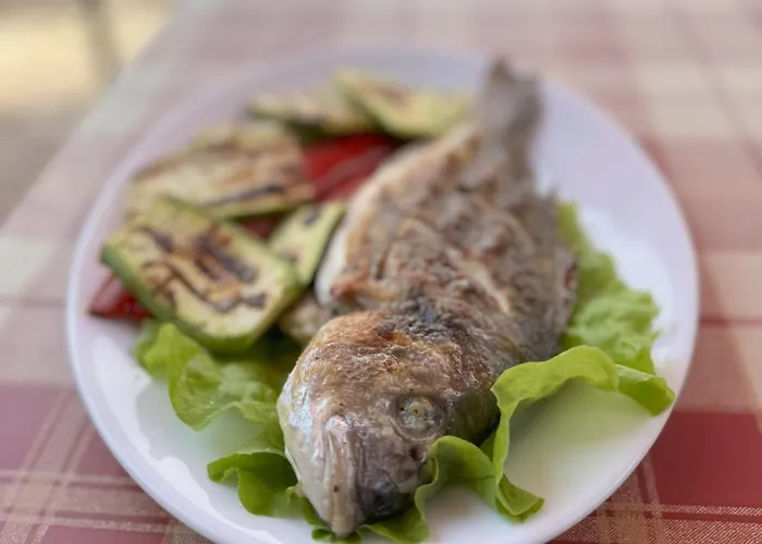 Adrian Agustin Ξενοδοχείο *