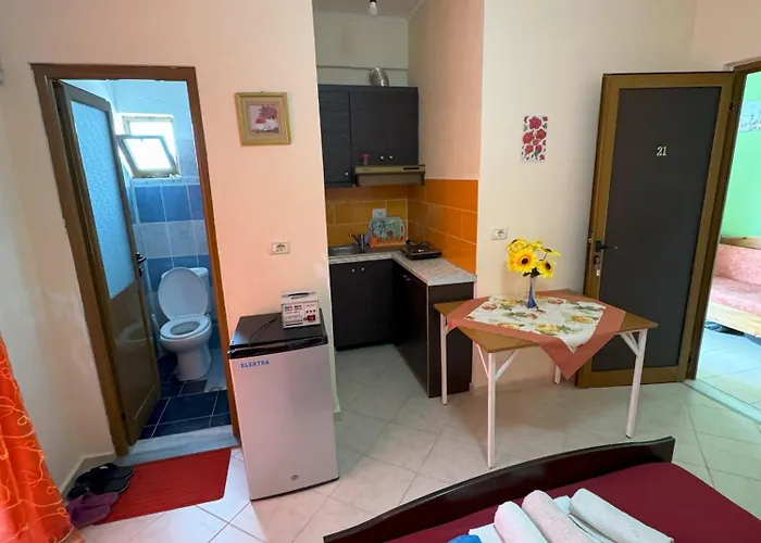 Adrian Agustin Hotel Lukovë