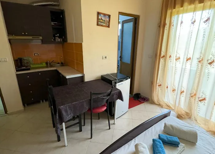 Adrian Agustin Lukovë